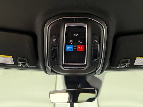 Used 2025 Jeep Grand Cherokee Altitude AWD/4WD image 65