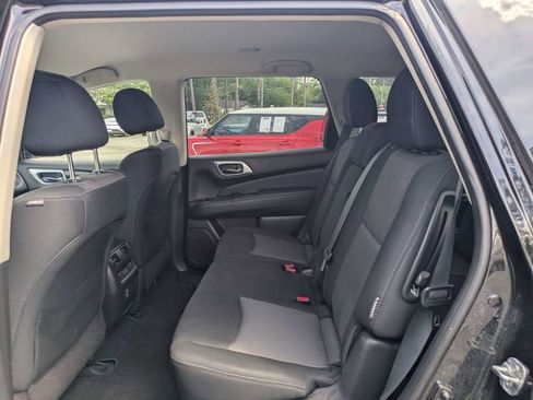 Used 2018 Nissan Pathfinder S AWD/4WD image 14