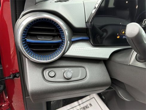 New 2026 Chevrolet Trax LT w/ Driver Confidence Package image 17