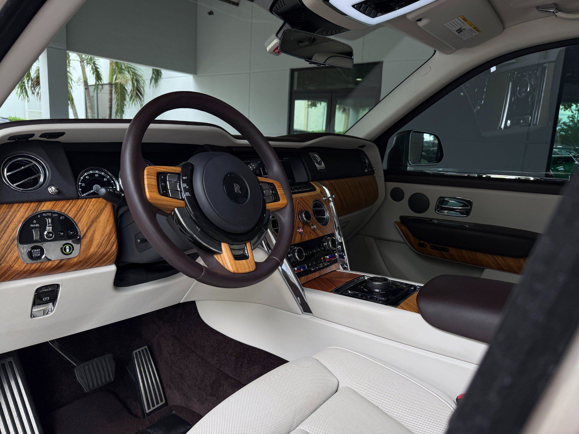 Used 2020 Rolls-Royce Cullinan AWD/4WD image 27