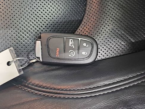 Used 2019 Jeep Cherokee Limited AWD/4WD image 41