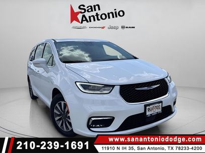 Used 2022 Chrysler Pacifica Touring-L