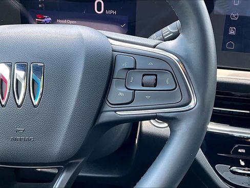 Used 2025 Buick Envista Avenir FWD image 26