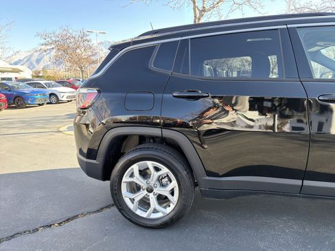 New 2025 Jeep Compass Latitude w/ Sun & Sound Group image 14