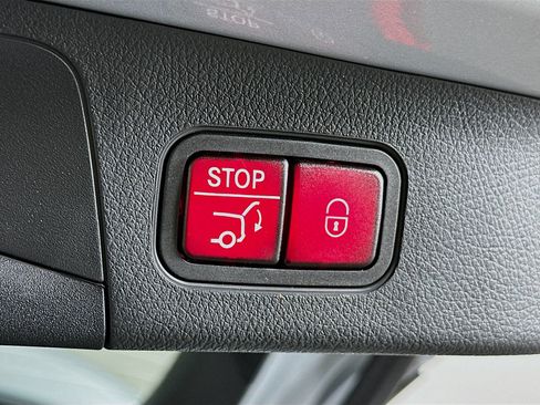 Used 2025 Mercedes-Benz GLA 250 image 30