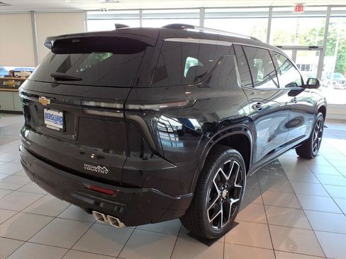 New 2026 Chevrolet Traverse High Country AWD/4WD image 4