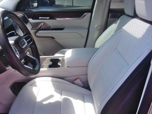 Used 2025 GMC Acadia Denali w/ Super Cruise Package AWD/4WD image 27