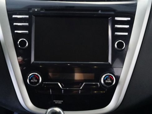 Used 2019 Nissan Murano SV image 17