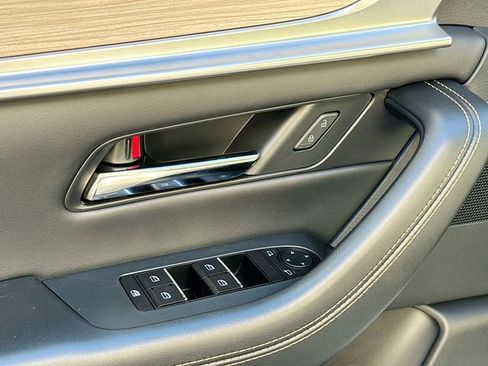 Used 2025 MAZDA CX-90 Plug-In Hybrid w/ Preferred image 19