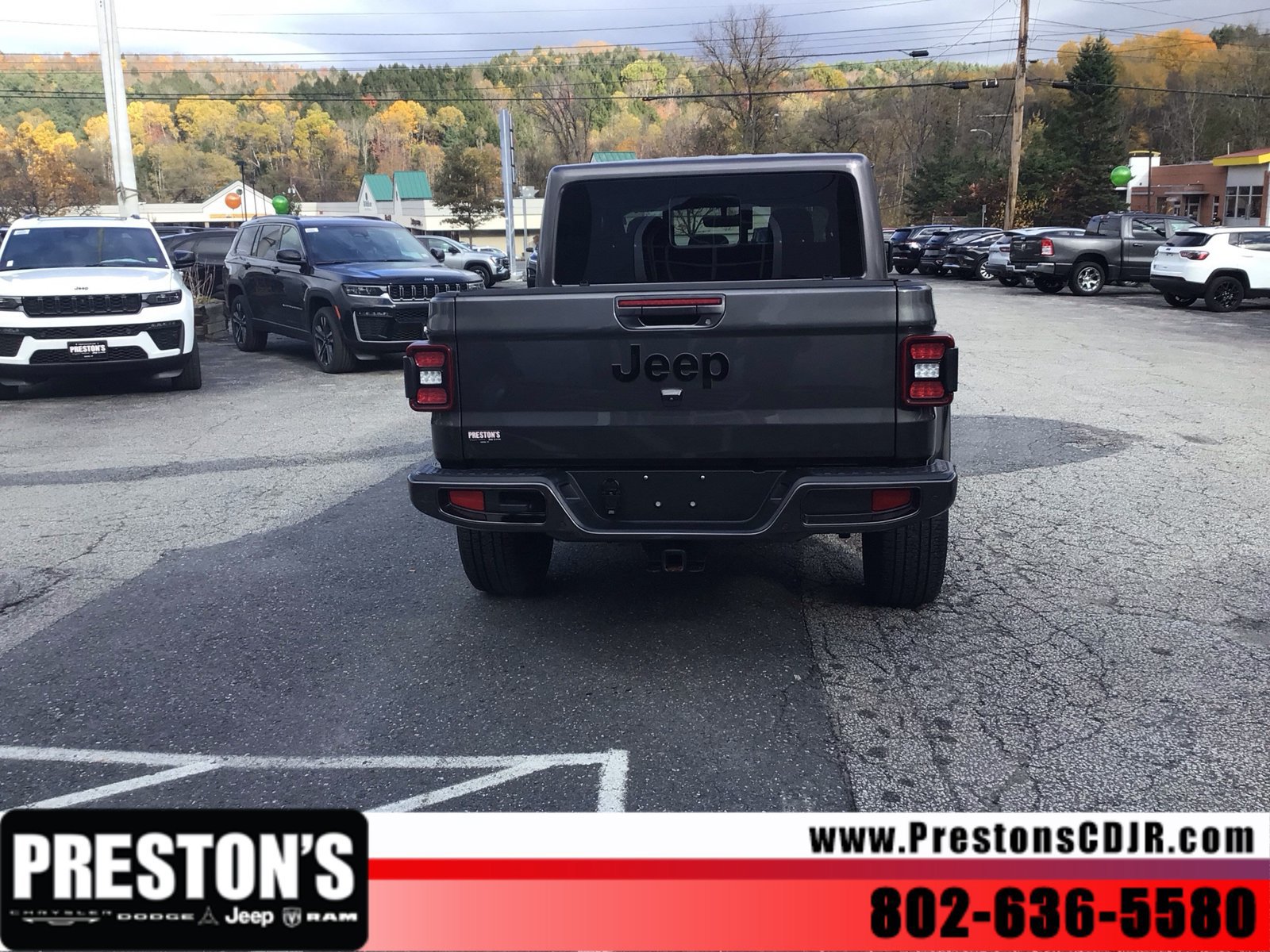 Used 2021 Jeep Gladiator Overland AWD/4WD image 4