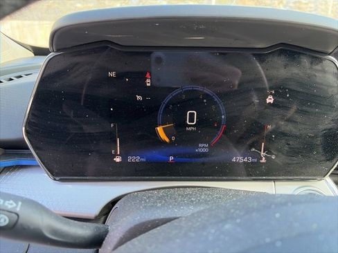 Used 2025 Chevrolet Trax LT w/ Driver Confidence Package image 6