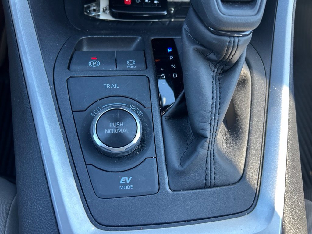 Used 2025 Toyota RAV4 XLE w/ Convenience Package AWD/4WD image 24