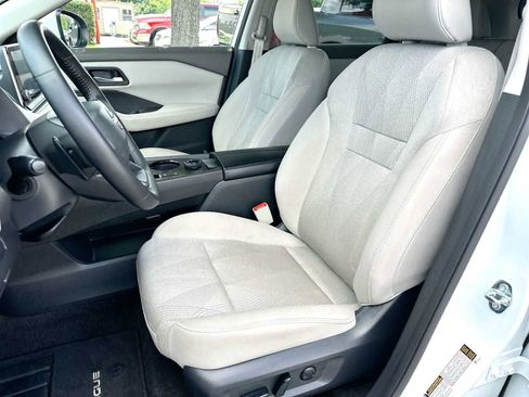 Used 2025 Nissan Rogue SV AWD/4WD image 17