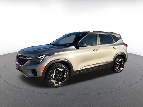 Used 2025 Kia Seltos S image 4