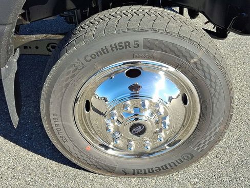 New 2026 Ford F550 4x4 SuperCab Super Duty w/ XLT Value Package image 5