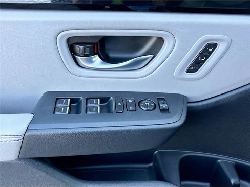 Certified 2024 Honda Pilot Touring image 21