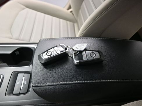 Certified 2019 Ford Fusion SE image 18