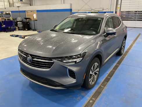 Used 2022 Buick Envision Essence w/ Technology Package I image 3