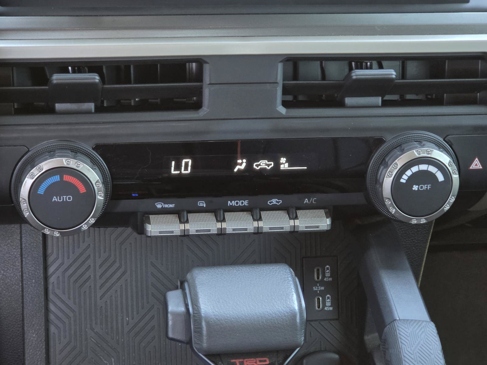 Used 2024 Toyota Tacoma TRD Off-Road AWD/4WD image 15