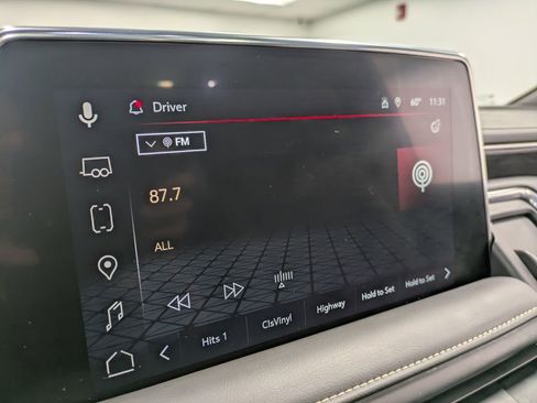 Used 2023 GMC Yukon SLT image 12