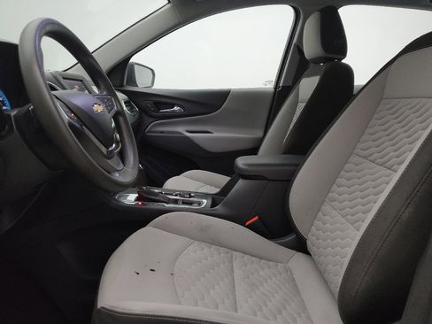 Used 2021 Chevrolet Equinox LS image 17