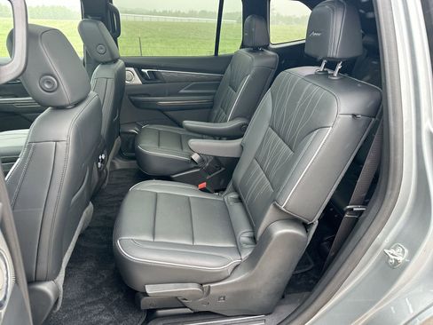 Used 2025 Buick Enclave Avenir w/ Super Cruise Package FWD image 24