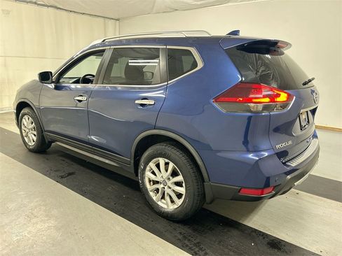 Used 2019 Nissan Rogue SV image 7