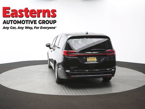 Used 2023 Chrysler Pacifica Touring-L FWD image 38