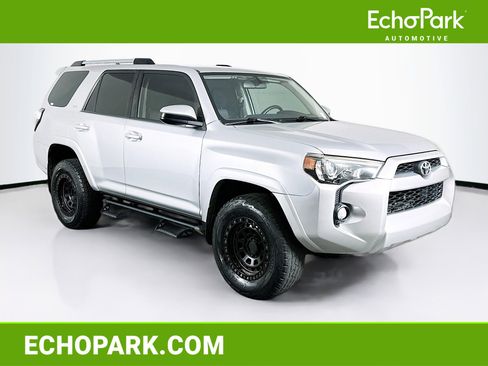 Used 2019 Toyota 4Runner SR5 AWD/4WD image 1