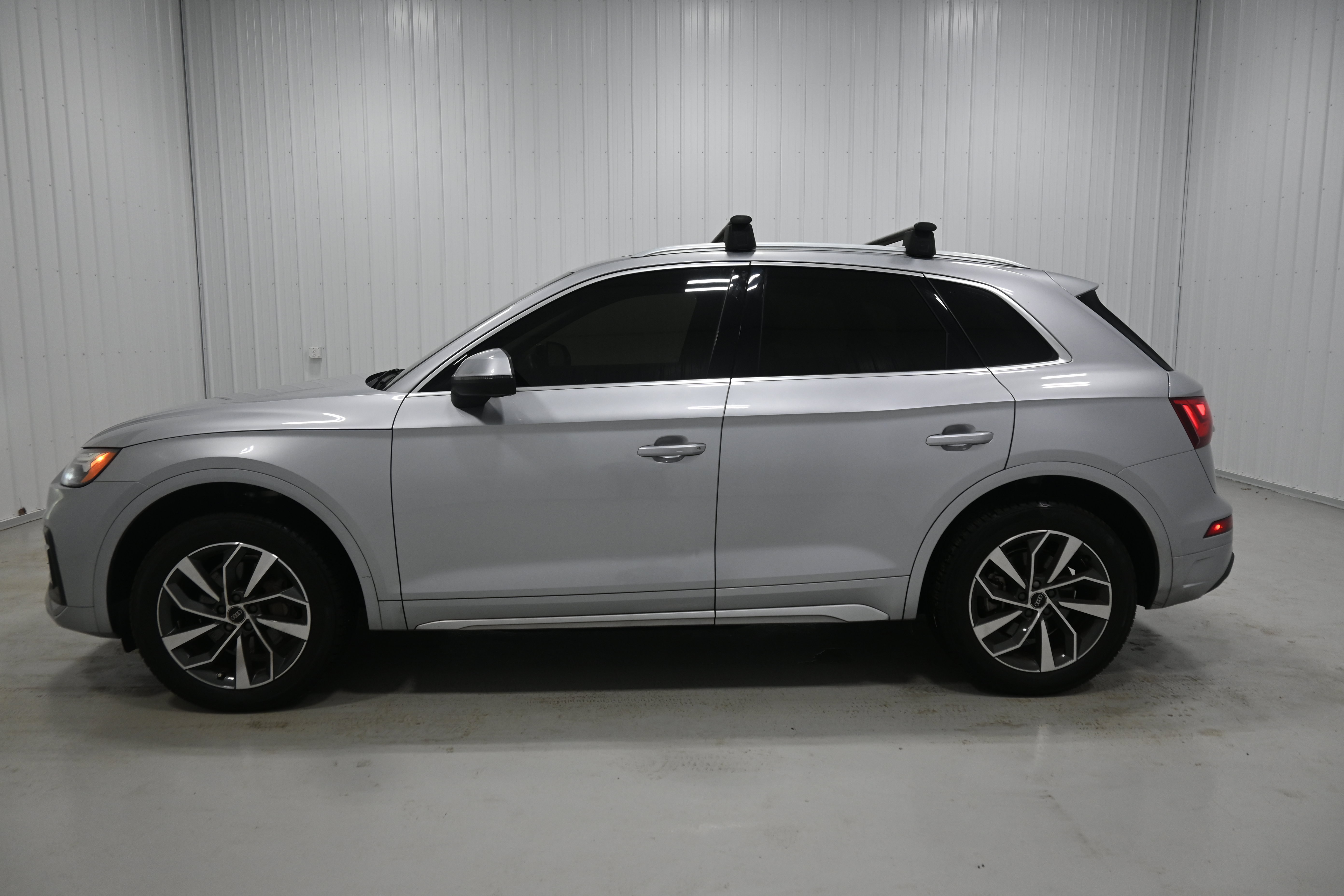 Used 2021 Audi Q5 2.0T Premium w/ Convenience Package AWD/4WD image 24