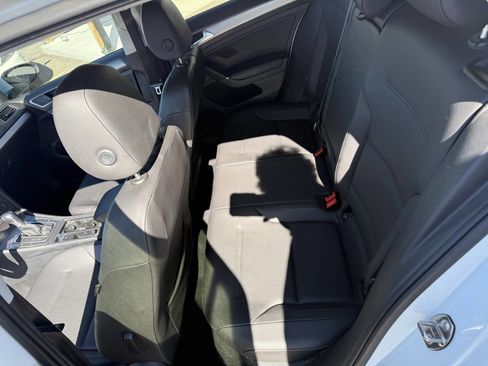 Used 2015 Volkswagen e-Golf SEL Premium image 19