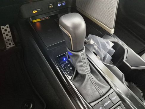 Used 2025 Toyota Camry SE FWD image 17