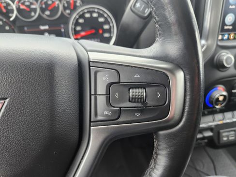 Used 2021 Chevrolet Silverado 1500 LT w/ Convenience Package II image 11