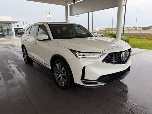 Used 2025 Acura MDX FWD w/ Technology Package image 4