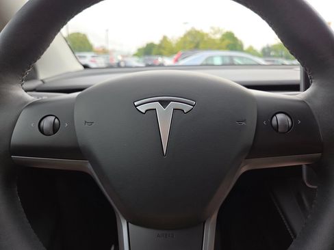 Used 2023 Tesla Model Y Long Range AWD/4WD image 35