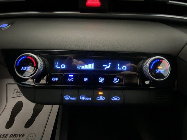 Used 2022 Hyundai Elantra SEL w/ Preferred Accessory Package FWD image 18