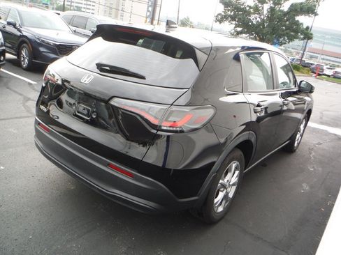 Used 2023 Honda HR-V LX image 6