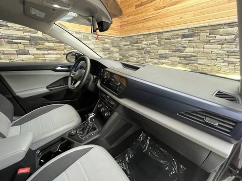 Used 2022 Volkswagen Taos SE w/ Panoramic Sunroof Package AWD/4WD image 15