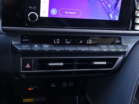 Used 2025 Toyota Camry SE w/ Convenience Package FWD image 31