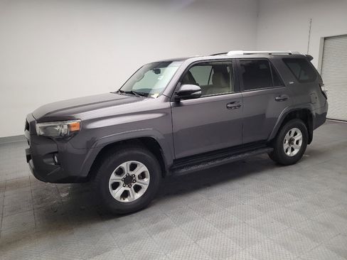 Used 2018 Toyota 4Runner SR5 Premium AWD/4WD image 2