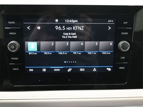 Certified 2025 Volkswagen Taos SE image 20