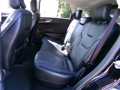 Used 2019 Ford Edge Titanium w/ Cold Weather Package AWD/4WD image 15