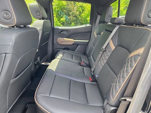 New 2026 GMC Canyon Denali AWD/4WD image 31