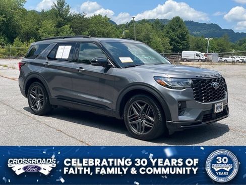 Certified 2025 Ford Explorer ST AWD/4WD image 1