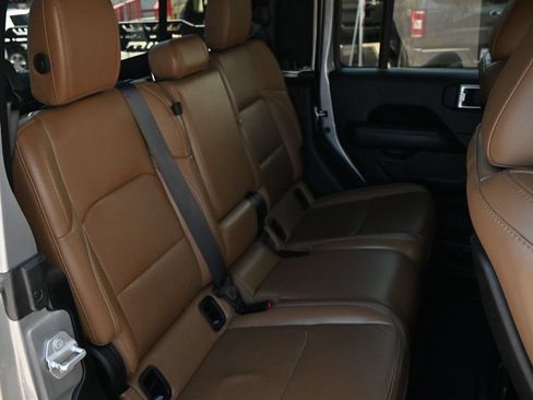 Used 2020 Jeep Gladiator Rubicon AWD/4WD image 23