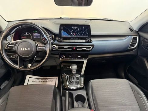 Used 2023 Kia Seltos S w/ Navigation Package FWD image 30
