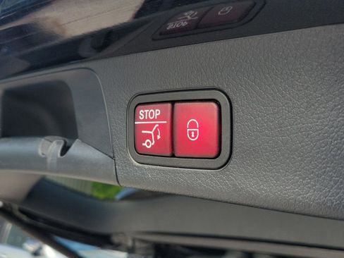 Certified 2024 Mercedes-Benz GLB 250 image 9