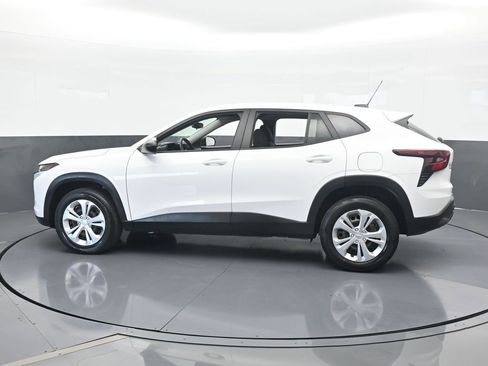 Used 2024 Chevrolet Trax LS w/ Driver Confidence Package image 3