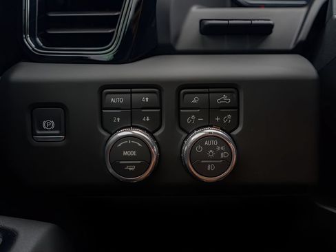 New 2026 GMC Sierra 2500 AT4 w/ AT4 Premium Plus Package AWD/4WD image 18