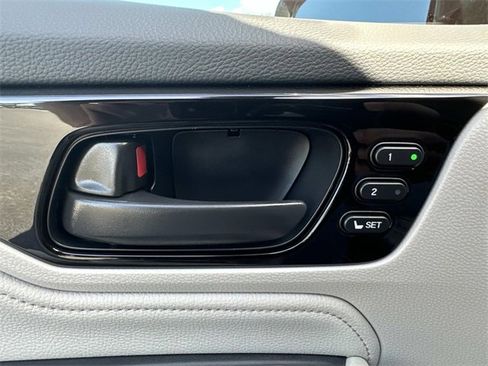 New 2026 Honda Odyssey Touring image 17